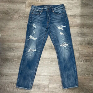 American eagle size 8 tomgirl denim distressed blue jeans straight leg stretch